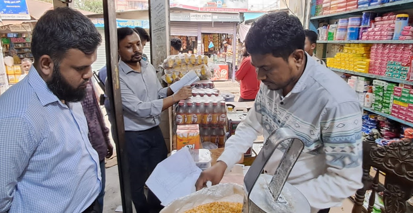 বাঞ্ছারামপুরে তেল কারসাজিতে সাত ব্যবসায়ীকে জরিমানা 